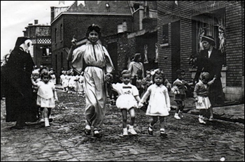 Procession 52ou53.jpg